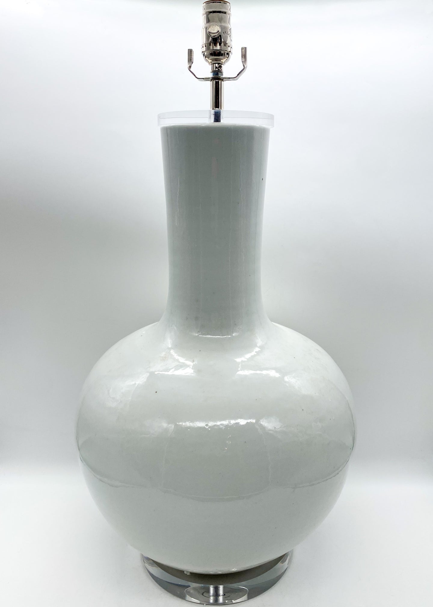 Large Busan White Globular Vase Lamp, 38