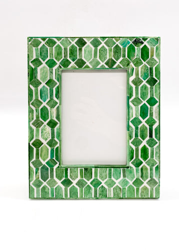 emerald hand inlaid bone ivory diamond corrugated pattern light olive green with darker shades of forest green detail surround picture frame with brown woodgrain finish on reverse side 4x6

