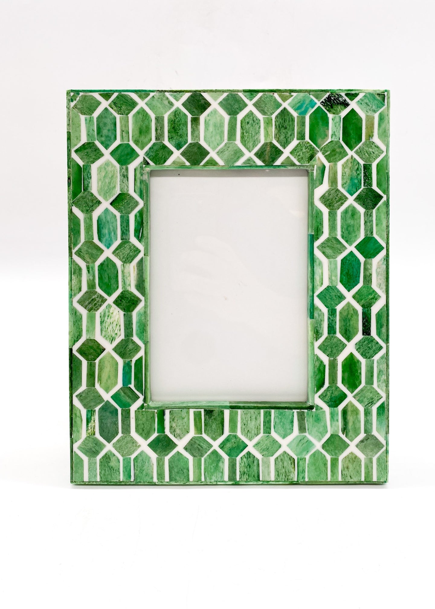 emerald hand inlaid bone ivory diamond corrugated pattern light olive green with darker shades of forest green detail surround picture frame with brown woodgrain finish on reverse side 4x6

