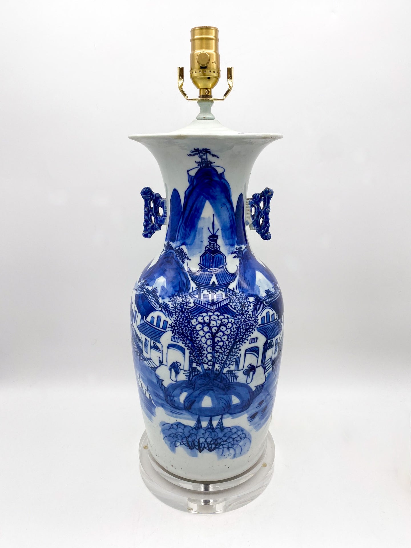 Vintage lamp, porcelain lamp, dallas lamp store, dallas lamp repair, anitque lamp, dallas home furnishing store, dallas interior design store, interior design dallas, lampshades dallas, lighting dallas, lighting store dallas, blue and white lamp, chinese antique lamp 