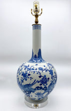 Load image into Gallery viewer, Blue/White Bird and Flower Gourd Vase Lamp