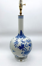 Load image into Gallery viewer, Blue/White Bird and Flower Gourd Vase Lamp