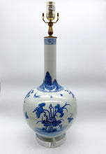 Load image into Gallery viewer, Blue/White Bird and Flower Gourd Vase Lamp