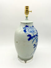 Load image into Gallery viewer, Blue/White Cut Neck Vase Lamp