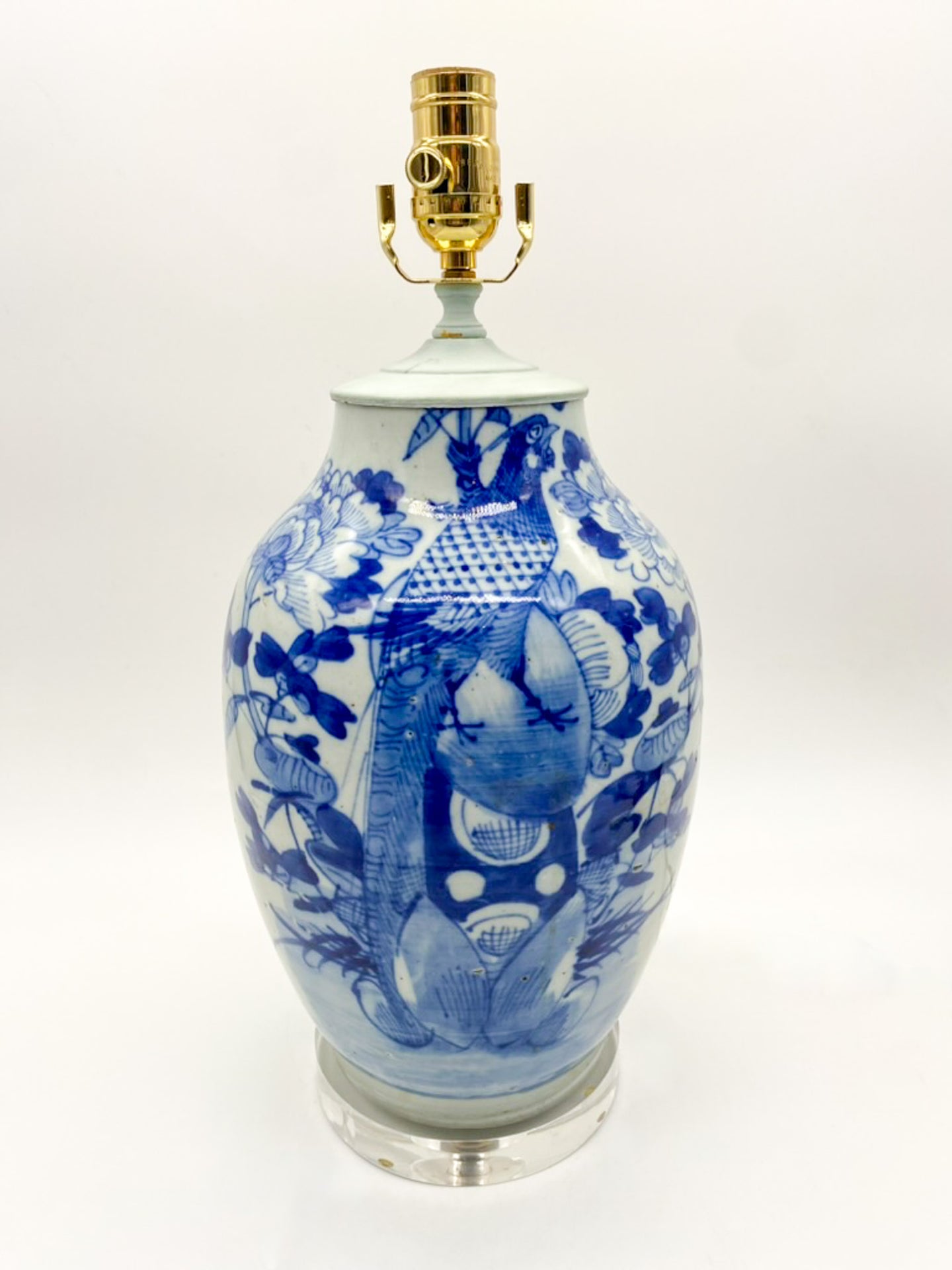 Blue/White Cut Neck Vase Lamp
