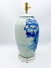 Load image into Gallery viewer, Blue/White Vintage Jar Lamp