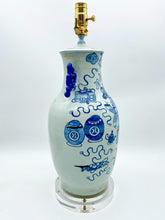 Load image into Gallery viewer, Cut Neck Fish Tail Vase Lamp