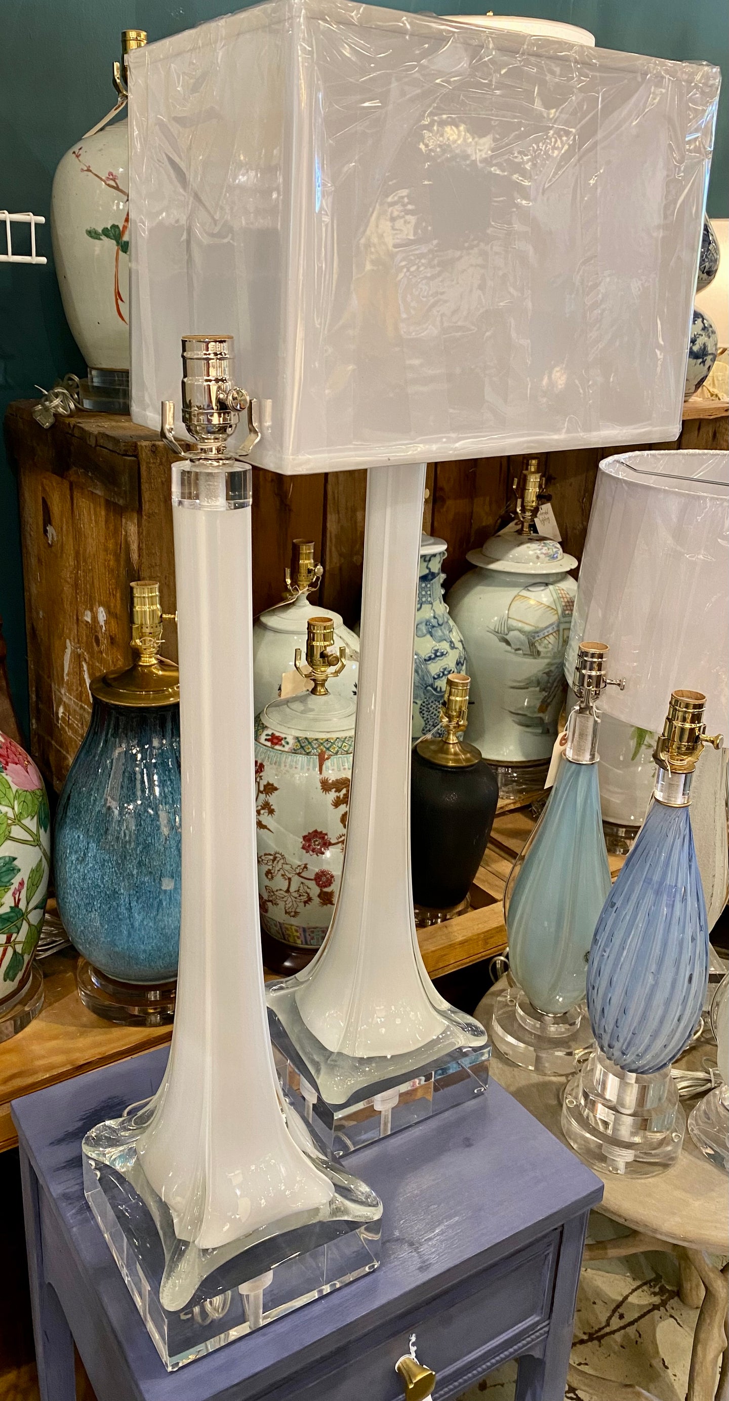 Murano White Vase Table Lamp