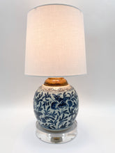 Load image into Gallery viewer, blue and white, blue &amp; white, ginger jar, ceramic lamp, ceramic, celadon, ginger jar lamp, bronze cap, bronze lid, acrylic base, oriental, Chinese ceramic, asian ceramic