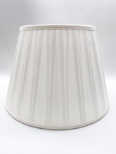 Load image into Gallery viewer, Silk Empire Wide Box Pleat Shade
