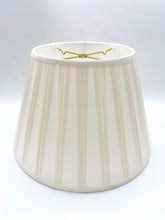 Load image into Gallery viewer, Silk Empire Wide Box Pleat Shade