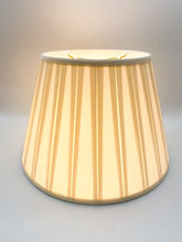 Load image into Gallery viewer, Silk Empire Wide Box Pleat Shade