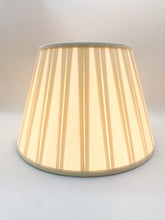 Load image into Gallery viewer, Silk Empire Wide Box Pleat Shade